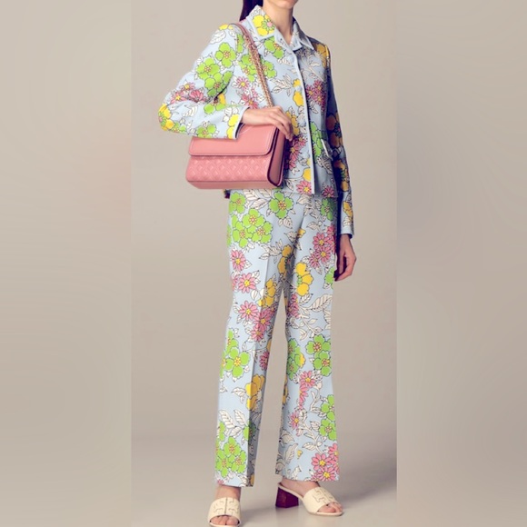 🌸🎀TORY BURCH 76526
Tory Burch floral patterned Size 6 - Picture 15 of 15